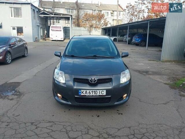 Сірий Тойота Ауріс, об'ємом двигуна 1.6 л та пробігом 195 тис. км за 6000 $, фото 1 на Automoto.ua