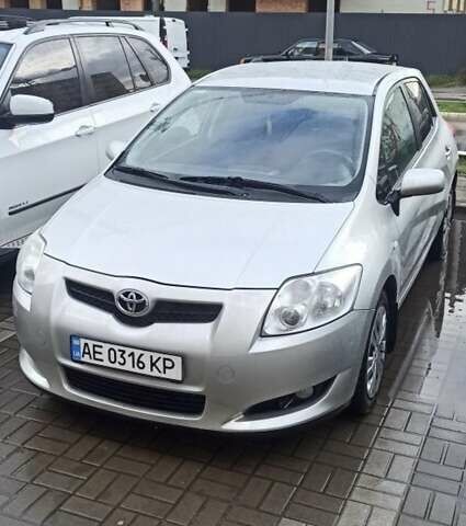 Сірий Тойота Ауріс, об'ємом двигуна 1.6 л та пробігом 164 тис. км за 6300 $, фото 3 на Automoto.ua