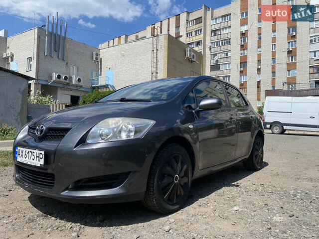 Сірий Тойота Ауріс, об'ємом двигуна 1.6 л та пробігом 110 тис. км за 7500 $, фото 2 на Automoto.ua