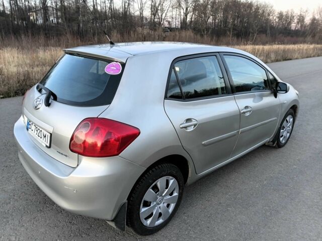 Серый Тойота Аурис, объемом двигателя 1.6 л и пробегом 158 тыс. км за 5700 $, фото 7 на Automoto.ua