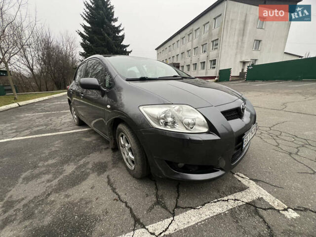 Серый Тойота Аурис, объемом двигателя 1.36 л и пробегом 282 тыс. км за 7200 $, фото 1 на Automoto.ua