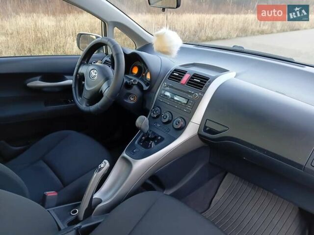 Серый Тойота Аурис, объемом двигателя 1.6 л и пробегом 158 тыс. км за 5700 $, фото 18 на Automoto.ua