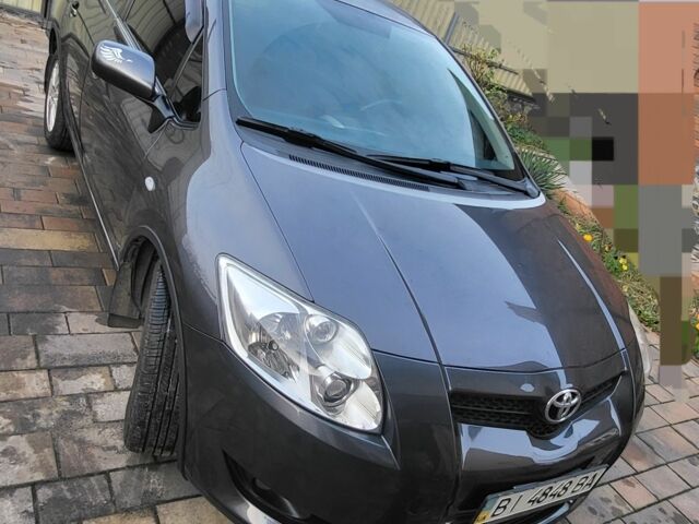 Серый Тойота Аурис, объемом двигателя 1.6 л и пробегом 178 тыс. км за 7500 $, фото 1 на Automoto.ua