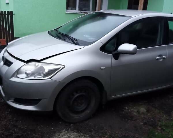 Серый Тойота Аурис, объемом двигателя 1.6 л и пробегом 166 тыс. км за 6000 $, фото 2 на Automoto.ua