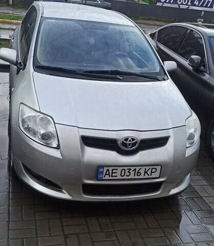 Сірий Тойота Ауріс, об'ємом двигуна 1.6 л та пробігом 164 тис. км за 6300 $, фото 2 на Automoto.ua