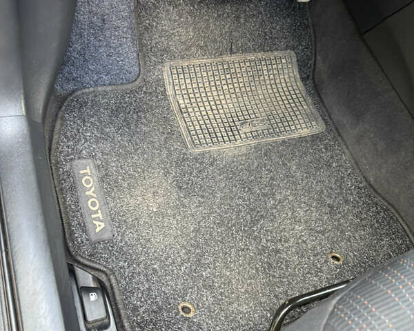 Серый Тойота Аурис, объемом двигателя 1.6 л и пробегом 343 тыс. км за 7200 $, фото 13 на Automoto.ua