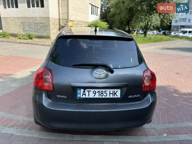 Серый Тойота Аурис, объемом двигателя 1.6 л и пробегом 343 тыс. км за 7200 $, фото 3 на Automoto.ua