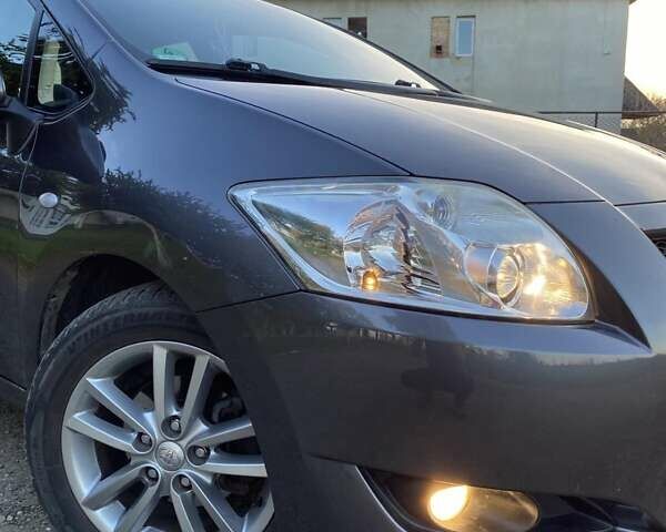 Серый Тойота Аурис, объемом двигателя 1.33 л и пробегом 208 тыс. км за 5999 $, фото 3 на Automoto.ua