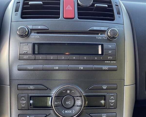 Серый Тойота Аурис, объемом двигателя 1.33 л и пробегом 208 тыс. км за 5999 $, фото 9 на Automoto.ua