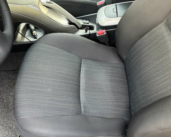 Серый Тойота Аурис, объемом двигателя 1.6 л и пробегом 343 тыс. км за 7200 $, фото 12 на Automoto.ua