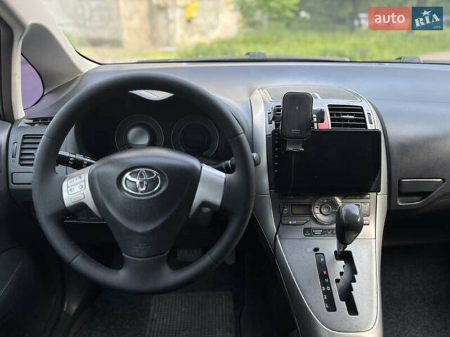 Серый Тойота Аурис, объемом двигателя 1.6 л и пробегом 343 тыс. км за 7200 $, фото 7 на Automoto.ua