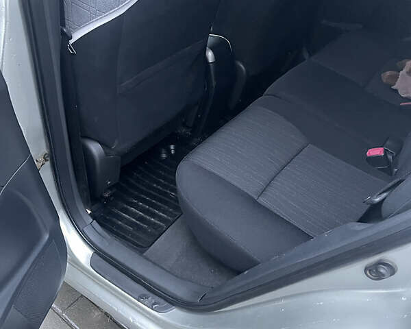 Серый Тойота Аурис, объемом двигателя 1.4 л и пробегом 250 тыс. км за 8200 $, фото 6 на Automoto.ua