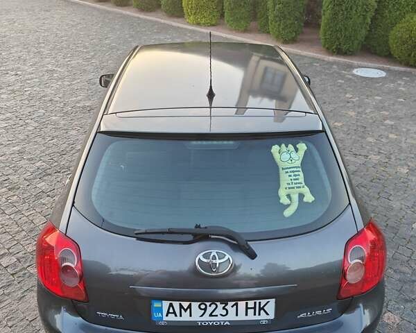 Серый Тойота Аурис, объемом двигателя 1.4 л и пробегом 280 тыс. км за 7400 $, фото 5 на Automoto.ua