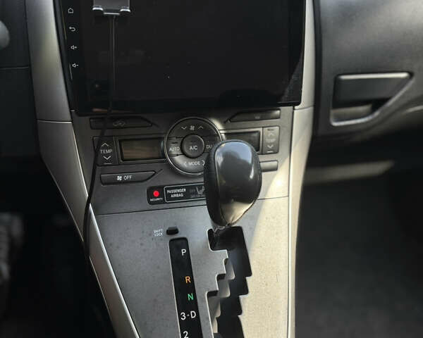 Серый Тойота Аурис, объемом двигателя 1.6 л и пробегом 343 тыс. км за 7200 $, фото 11 на Automoto.ua