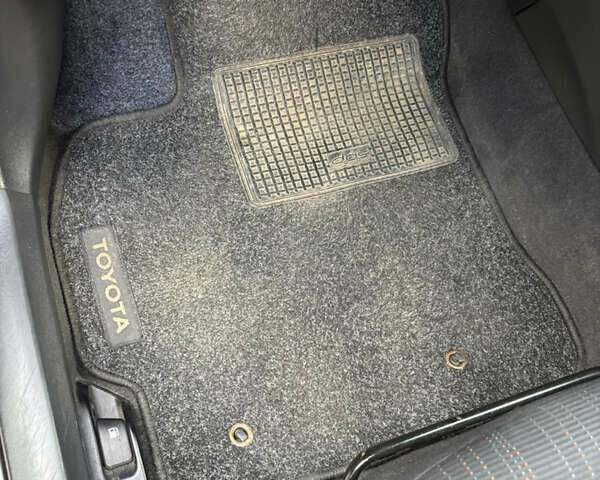 Серый Тойота Аурис, объемом двигателя 1.6 л и пробегом 343 тыс. км за 7200 $, фото 15 на Automoto.ua