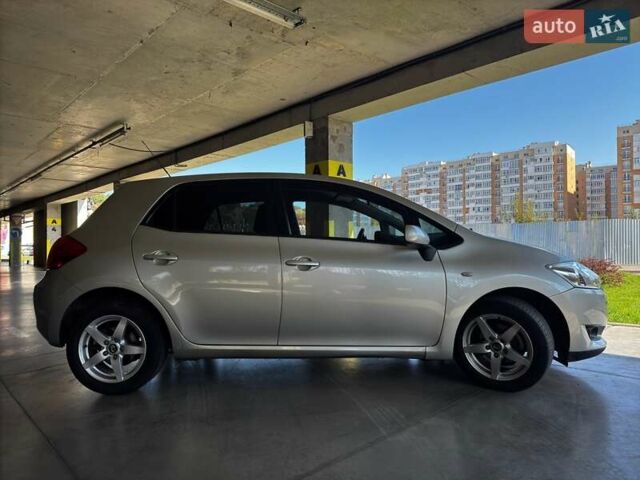 Серый Тойота Аурис, объемом двигателя 1.6 л и пробегом 145 тыс. км за 7500 $, фото 6 на Automoto.ua