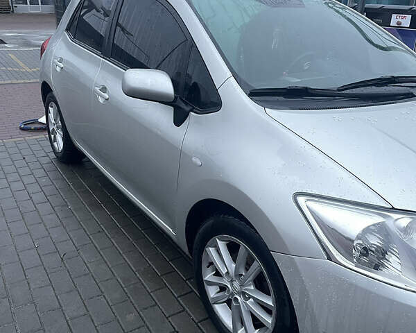 Серый Тойота Аурис, объемом двигателя 1.4 л и пробегом 250 тыс. км за 8200 $, фото 10 на Automoto.ua