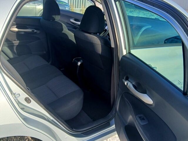 Серый Тойота Аурис, объемом двигателя 1.4 л и пробегом 200 тыс. км за 6700 $, фото 10 на Automoto.ua