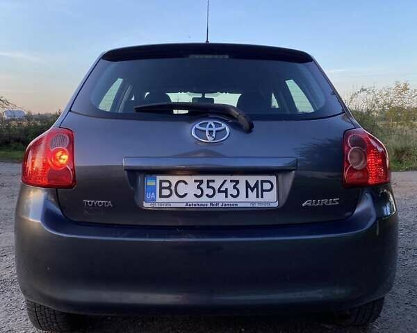Серый Тойота Аурис, объемом двигателя 1.33 л и пробегом 208 тыс. км за 5999 $, фото 4 на Automoto.ua