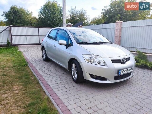 Серый Тойота Аурис, объемом двигателя 2 л и пробегом 270 тыс. км за 7200 $, фото 4 на Automoto.ua