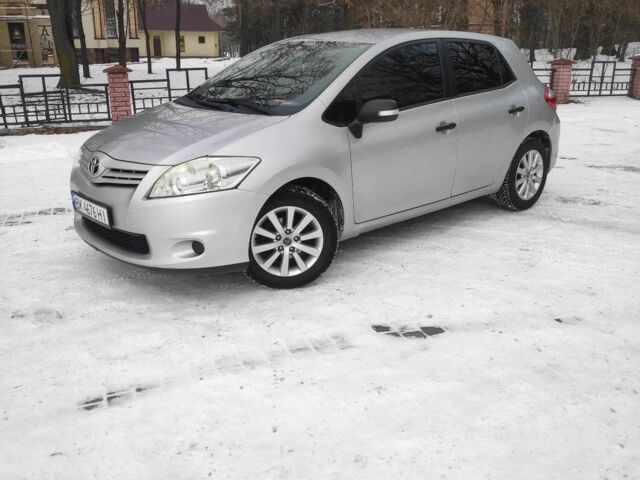 Серый Тойота Аурис, объемом двигателя 1.4 л и пробегом 199 тыс. км за 7299 $, фото 5 на Automoto.ua