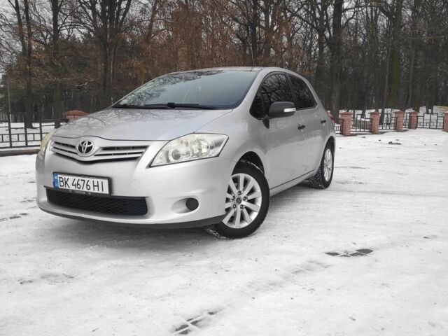 Серый Тойота Аурис, объемом двигателя 1.4 л и пробегом 199 тыс. км за 7299 $, фото 6 на Automoto.ua