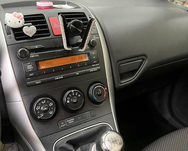 Сірий Тойота Ауріс, об'ємом двигуна 2 л та пробігом 153 тис. км за 7000 $, фото 16 на Automoto.ua