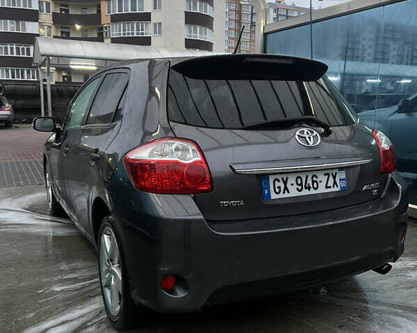 Сірий Тойота Ауріс, об'ємом двигуна 2 л та пробігом 153 тис. км за 7000 $, фото 2 на Automoto.ua