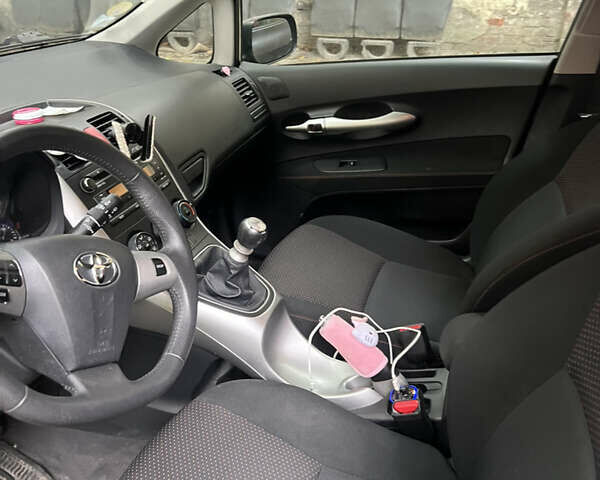 Сірий Тойота Ауріс, об'ємом двигуна 2 л та пробігом 153 тис. км за 7000 $, фото 14 на Automoto.ua