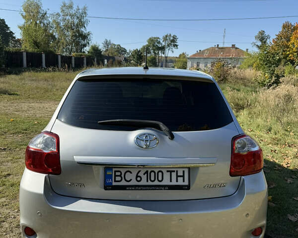 Серый Тойота Аурис, объемом двигателя 1.33 л и пробегом 259 тыс. км за 6600 $, фото 22 на Automoto.ua