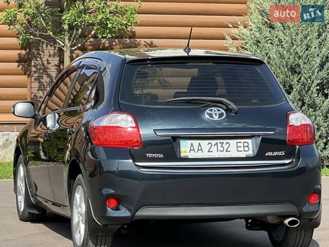 Сірий Тойота Ауріс, об'ємом двигуна 1.6 л та пробігом 166 тис. км за 9999 $, фото 20 на Automoto.ua