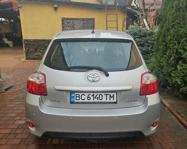 Серый Тойота Аурис, объемом двигателя 1.6 л и пробегом 99 тыс. км за 11500 $, фото 3 на Automoto.ua