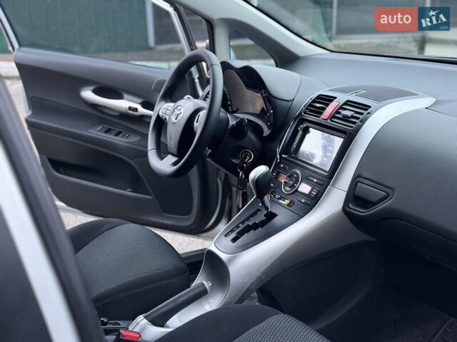 Серый Тойота Аурис, объемом двигателя 1.6 л и пробегом 263 тыс. км за 8900 $, фото 6 на Automoto.ua