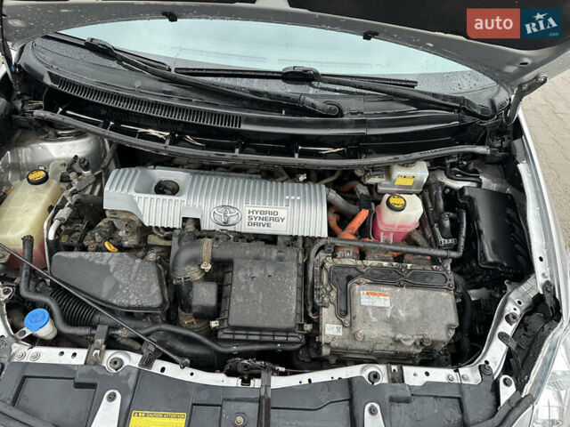 Серый Тойота Аурис, объемом двигателя 1.8 л и пробегом 210 тыс. км за 9700 $, фото 6 на Automoto.ua