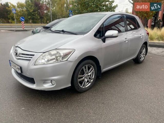 Серый Тойота Аурис, объемом двигателя 1.6 л и пробегом 263 тыс. км за 8400 $, фото 1 на Automoto.ua