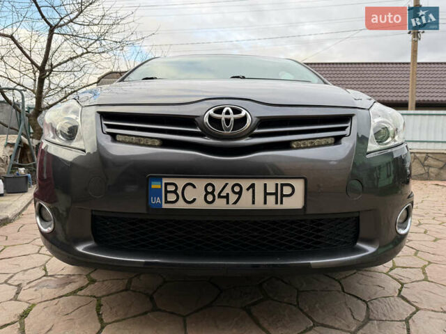 Сірий Тойота Ауріс, об'ємом двигуна 1.6 л та пробігом 129 тис. км за 9250 $, фото 19 на Automoto.ua