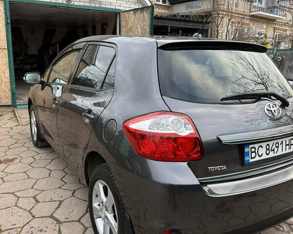 Сірий Тойота Ауріс, об'ємом двигуна 1.6 л та пробігом 129 тис. км за 9250 $, фото 24 на Automoto.ua