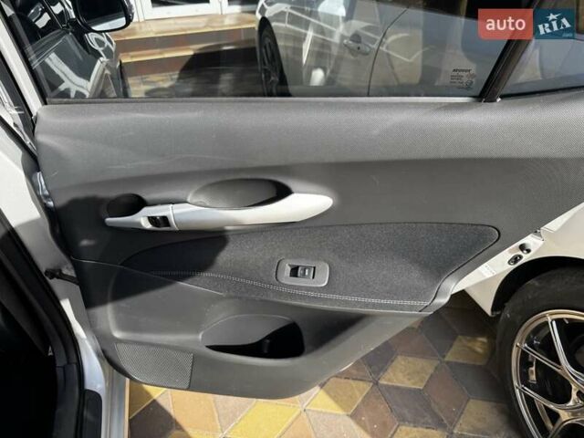 Сірий Тойота Ауріс, об'ємом двигуна 1.6 л та пробігом 195 тис. км за 8500 $, фото 9 на Automoto.ua