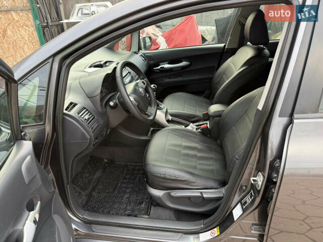 Сірий Тойота Ауріс, об'ємом двигуна 1.6 л та пробігом 129 тис. км за 9250 $, фото 38 на Automoto.ua