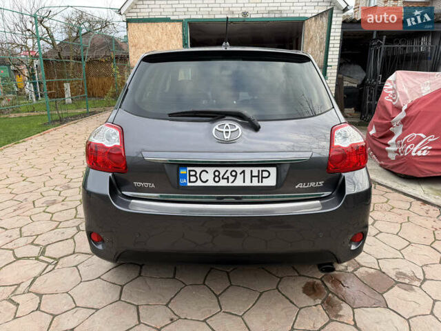 Сірий Тойота Ауріс, об'ємом двигуна 1.6 л та пробігом 129 тис. км за 9250 $, фото 10 на Automoto.ua