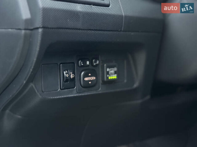 Серый Тойота Аурис, объемом двигателя 1.6 л и пробегом 263 тыс. км за 8900 $, фото 8 на Automoto.ua