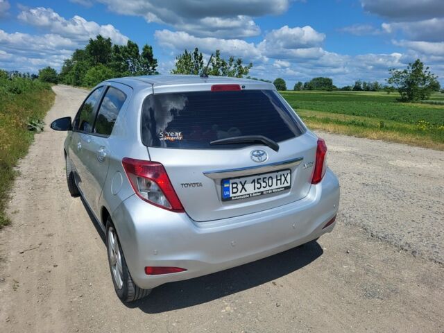 Серый Тойота Аурис, объемом двигателя 1.4 л и пробегом 120 тыс. км за 7200 $, фото 5 на Automoto.ua