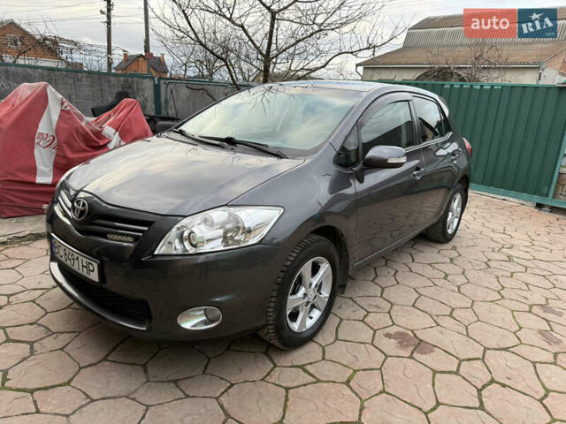 Сірий Тойота Ауріс, об'ємом двигуна 1.6 л та пробігом 129 тис. км за 9250 $, фото 2 на Automoto.ua