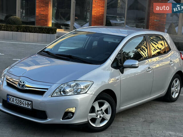 Сірий Тойота Ауріс, об'ємом двигуна 1.8 л та пробігом 203 тис. км за 11500 $, фото 2 на Automoto.ua