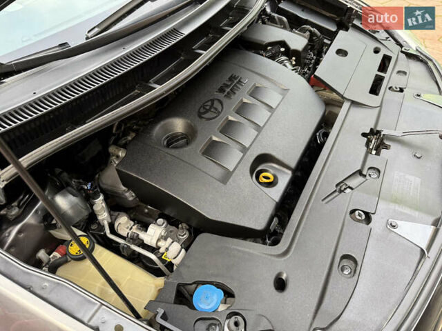 Сірий Тойота Ауріс, об'ємом двигуна 1.6 л та пробігом 129 тис. км за 9250 $, фото 31 на Automoto.ua