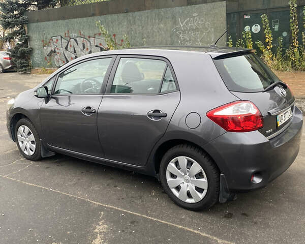 Серый Тойота Аурис, объемом двигателя 1.6 л и пробегом 34 тыс. км за 9500 $, фото 2 на Automoto.ua