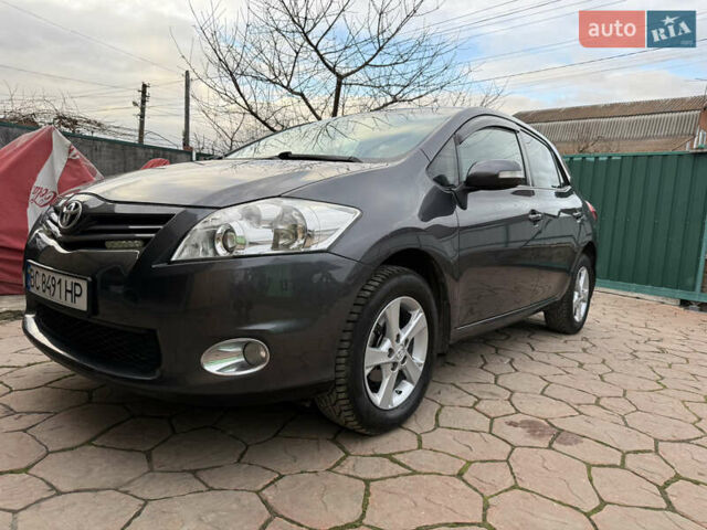 Сірий Тойота Ауріс, об'ємом двигуна 1.6 л та пробігом 129 тис. км за 9250 $, фото 3 на Automoto.ua