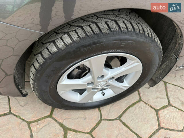 Сірий Тойота Ауріс, об'ємом двигуна 1.6 л та пробігом 129 тис. км за 9250 $, фото 29 на Automoto.ua