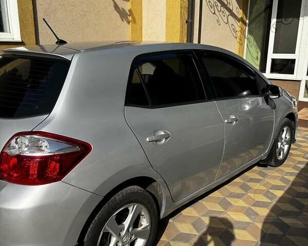 Сірий Тойота Ауріс, об'ємом двигуна 1.6 л та пробігом 195 тис. км за 8500 $, фото 2 на Automoto.ua