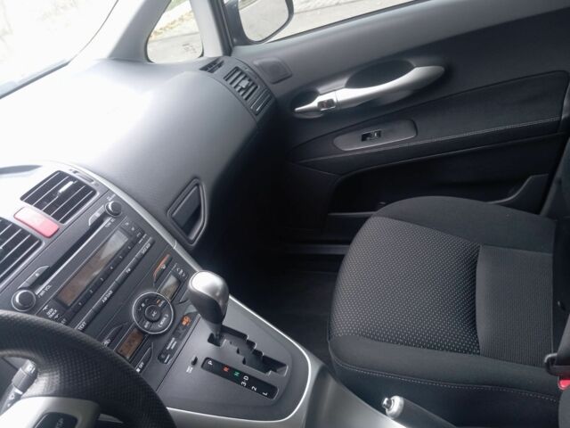 Серый Тойота Аурис, объемом двигателя 1.6 л и пробегом 71 тыс. км за 8000 $, фото 9 на Automoto.ua